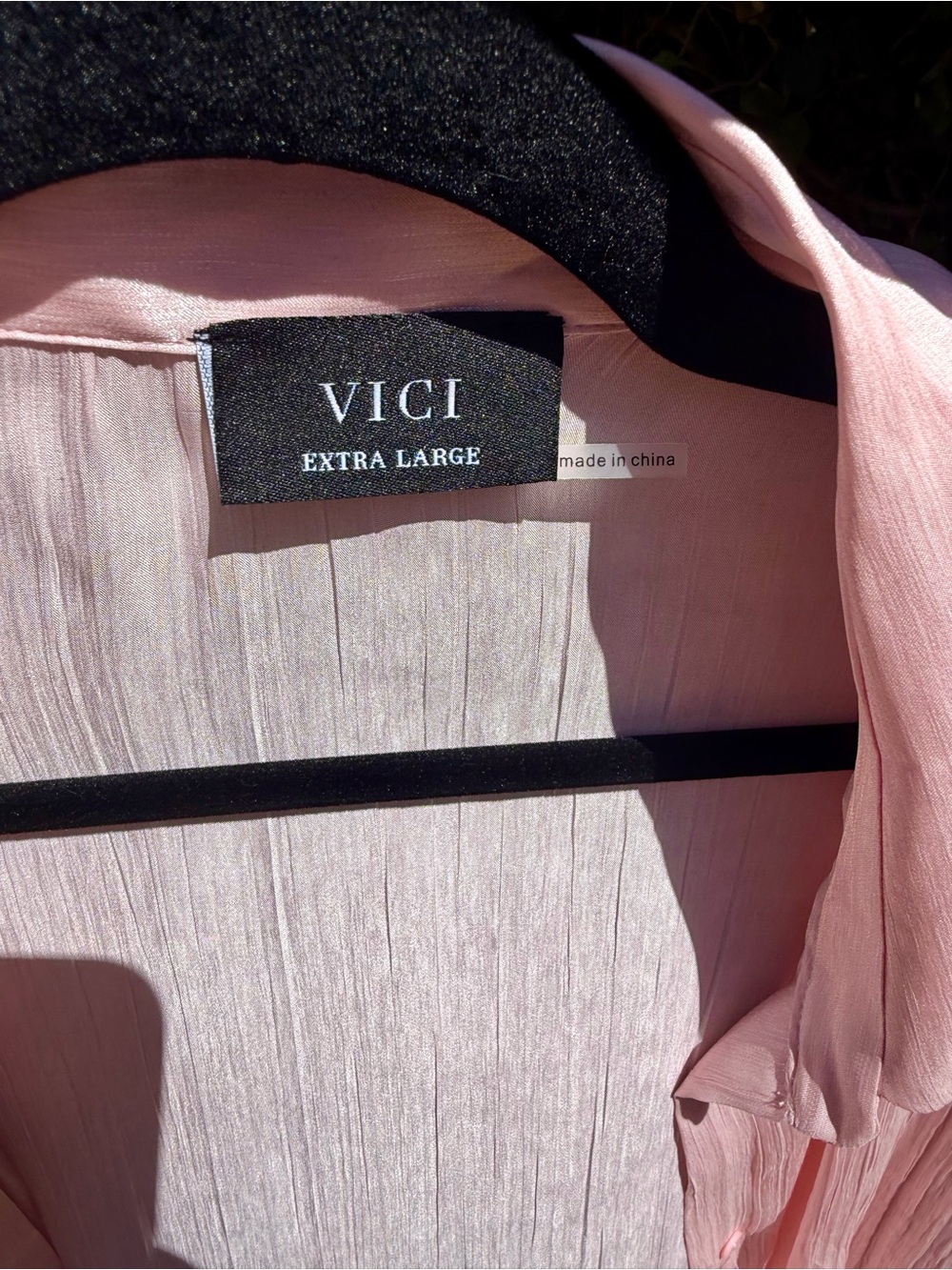 Brand new ‼️VICI Light Pink Crinkle Button-Front Blouse